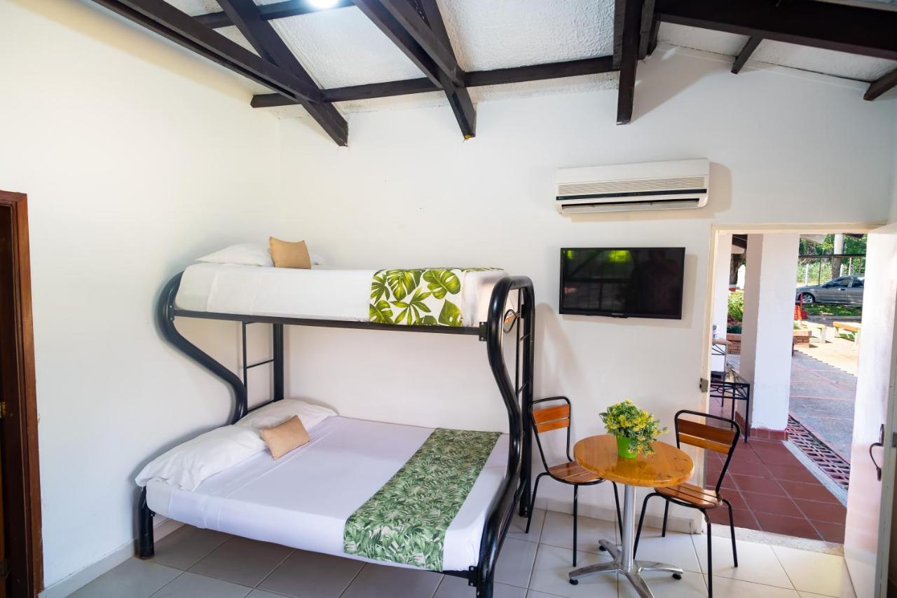 Playa Hawai Ibague Hotel ภายนอก รูปภาพ